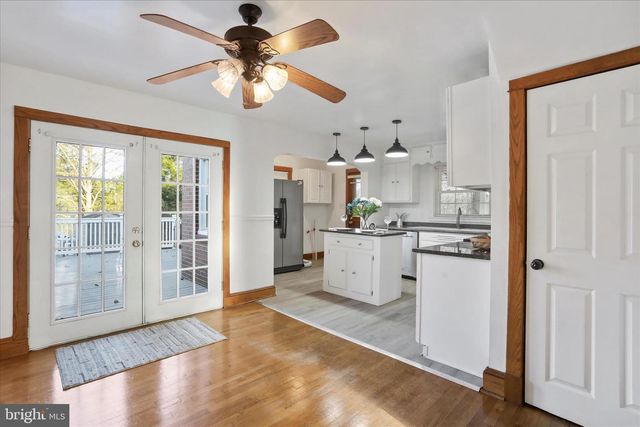 1064 STRASBURG RD, Front Royal, VA 22630