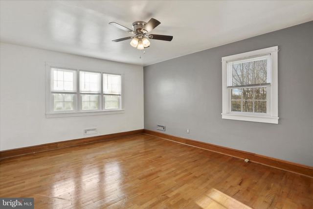 1064 STRASBURG RD, Front Royal, VA 22630