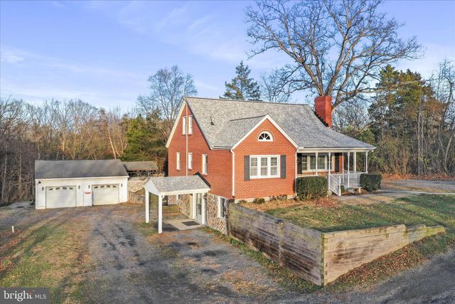 1064 STRASBURG RD, Front Royal, VA 22630