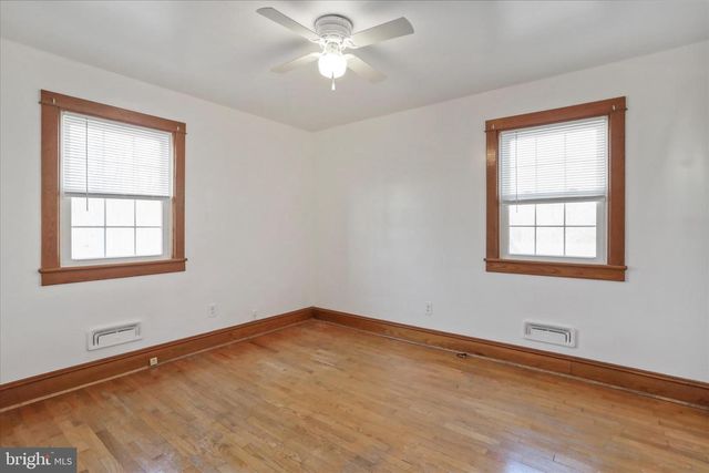 1064 STRASBURG RD, Front Royal, VA 22630