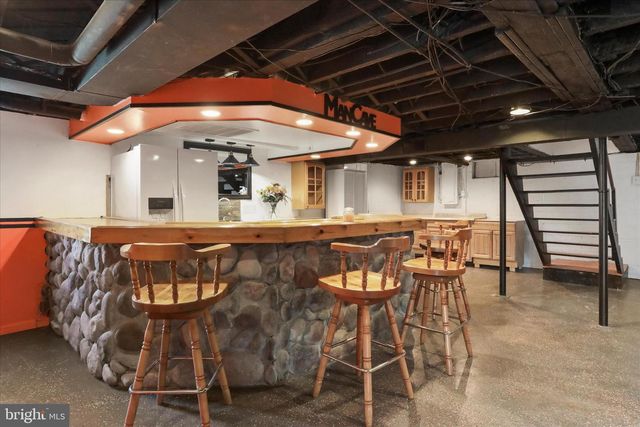 1064 STRASBURG RD, Front Royal, VA 22630