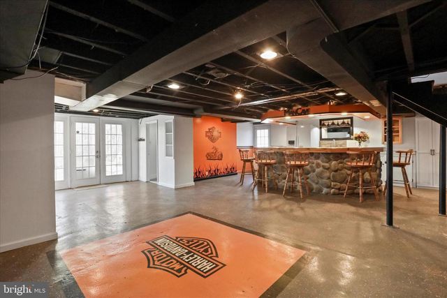 1064 STRASBURG RD, Front Royal, VA 22630