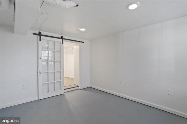 1064 STRASBURG RD, Front Royal, VA 22630