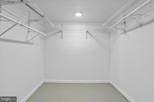 1064 STRASBURG RD, Front Royal, VA 22630