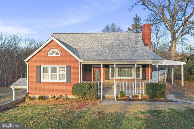 1064 STRASBURG RD, Front Royal, VA 22630