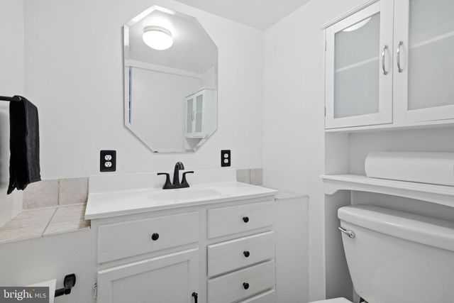 1064 STRASBURG RD, Front Royal, VA 22630