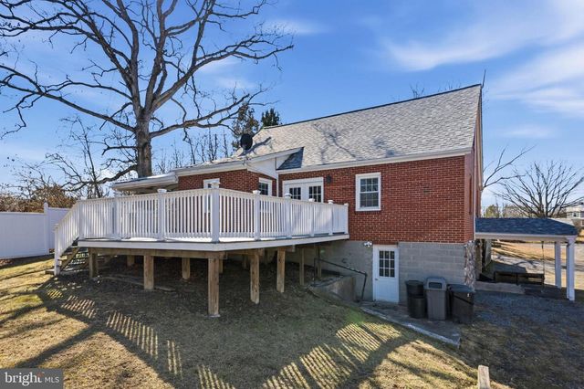 1064 STRASBURG RD, Front Royal, VA 22630