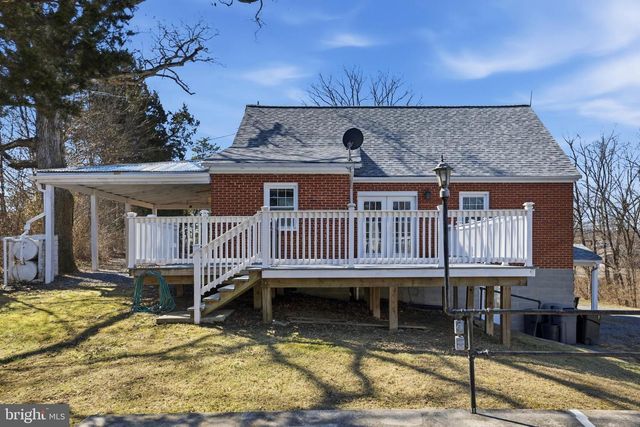 1064 STRASBURG RD, Front Royal, VA 22630