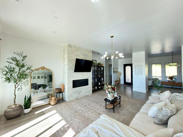 11260 Scofield Way, Auburn, CA 95603