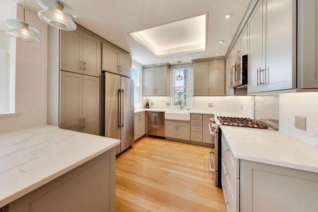 5241 W Dakin Street, Chicago, IL 60641