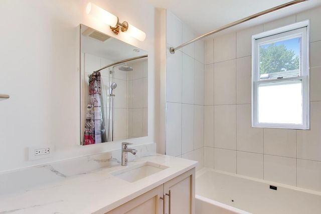5241 W Dakin Street, Chicago, IL 60641