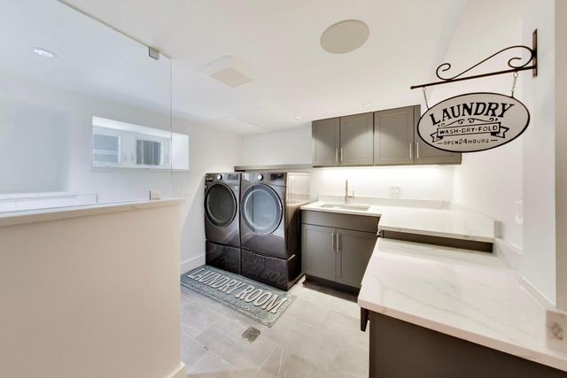 5241 W Dakin Street, Chicago, IL 60641