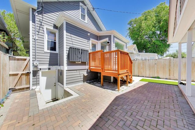 5241 W Dakin Street, Chicago, IL 60641