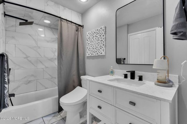 1058 Torremolinos Court, Toms River, NJ 08753
