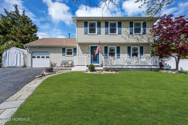 1058 Torremolinos Court, Toms River, NJ 08753