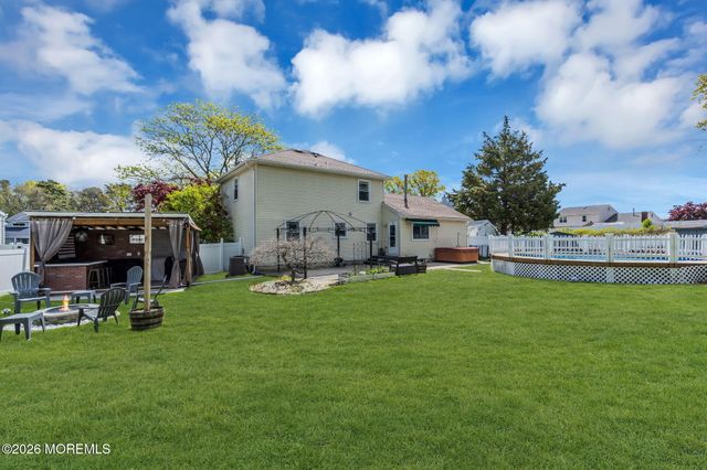 1058 Torremolinos Court, Toms River, NJ 08753