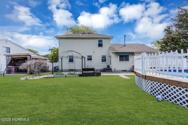 1058 Torremolinos Court, Toms River, NJ 08753