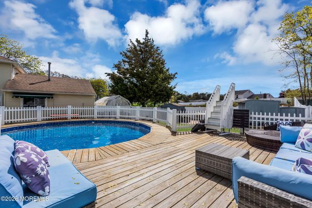 1058 Torremolinos Court, Toms River, NJ 08753