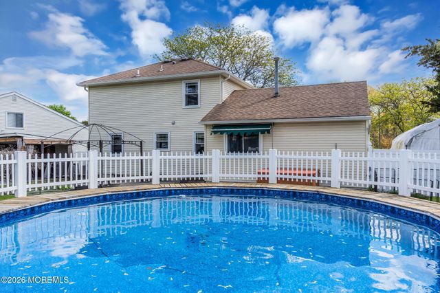 1058 Torremolinos Court, Toms River, NJ 08753