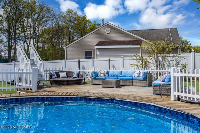 1058 Torremolinos Court, Toms River, NJ 08753