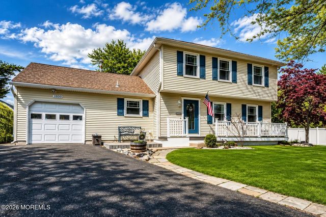 1058 Torremolinos Court, Toms River, NJ 08753