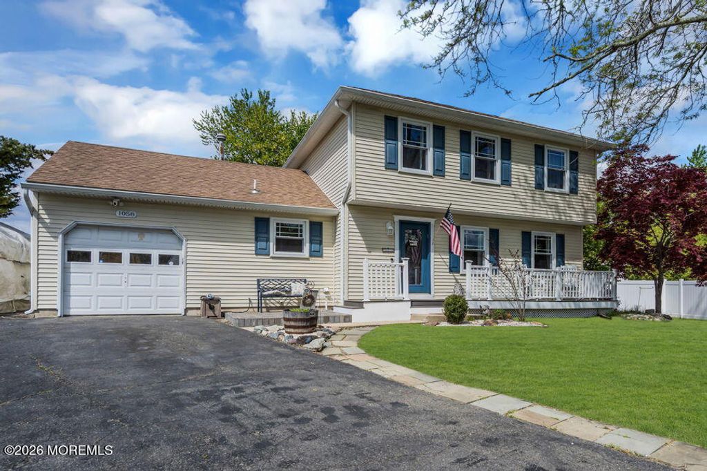 1058 Torremolinos Court, Toms River, NJ 08753
