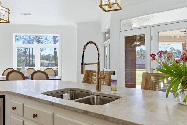 5006 Colonial Court, Benton, AR 72105