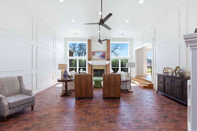 5006 Colonial Court, Benton, AR 72105