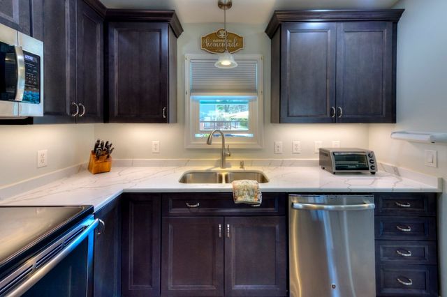 1-A Knapp Ave, Worcester, MA 01605