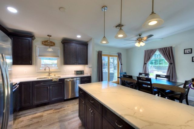 1-A Knapp Ave, Worcester, MA 01605