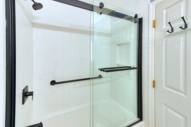 1-A Knapp Ave, Worcester, MA 01605