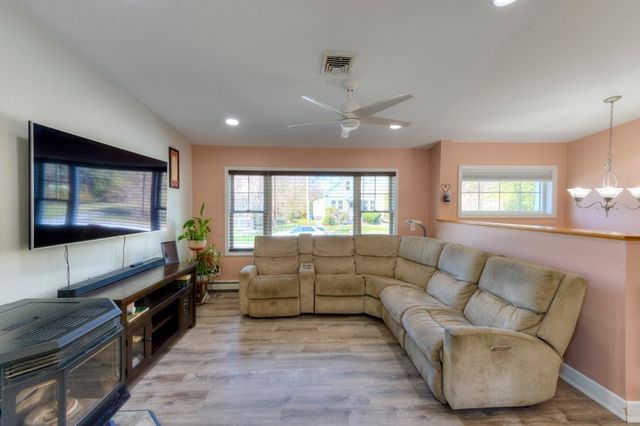 1-A Knapp Ave, Worcester, MA 01605