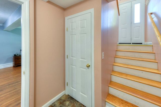 1-A Knapp Ave, Worcester, MA 01605