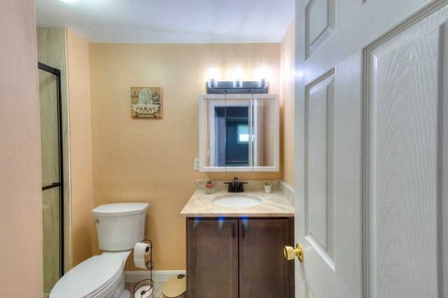 1-A Knapp Ave, Worcester, MA 01605