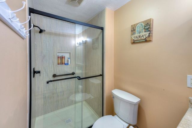 1-A Knapp Ave, Worcester, MA 01605