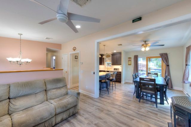 1-A Knapp Ave, Worcester, MA 01605