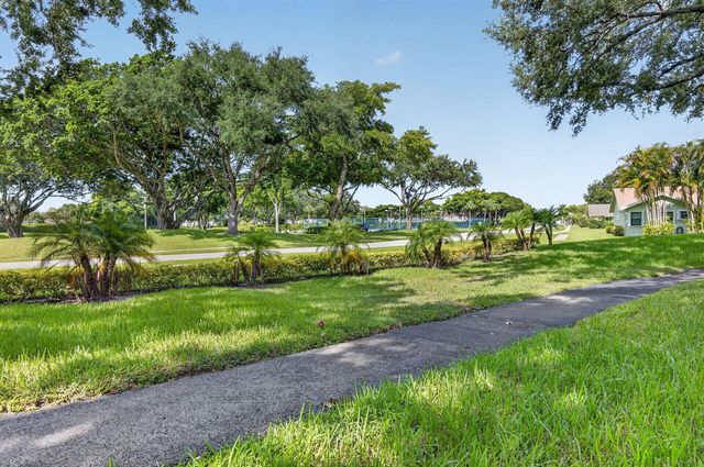 18117 102nd Way S, Boca Raton, FL 33498