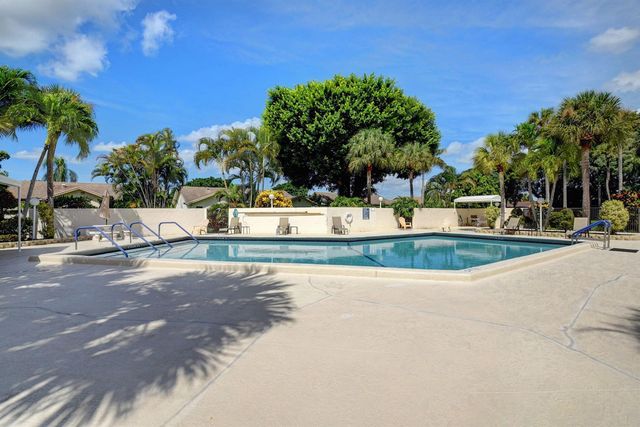18117 102nd Way S, Boca Raton, FL 33498