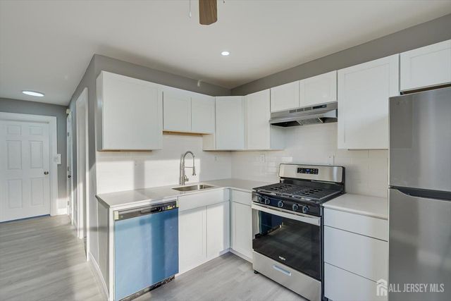 36 2nd Avenue B, Port Reading, NJ 07064