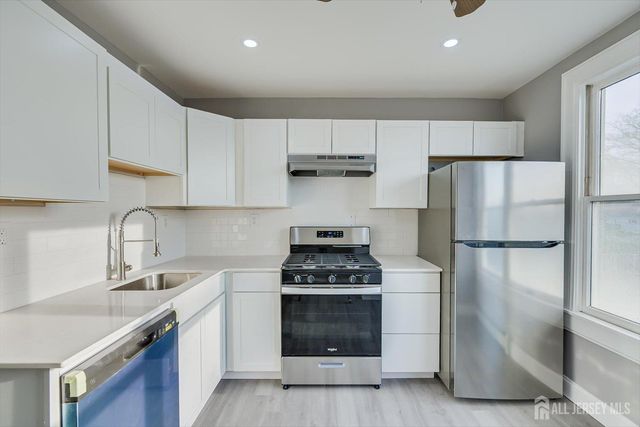 36 2nd Avenue B, Port Reading, NJ 07064