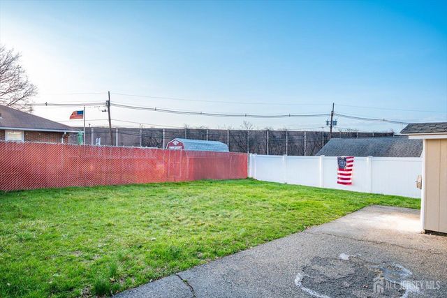 36 2nd Avenue B, Port Reading, NJ 07064