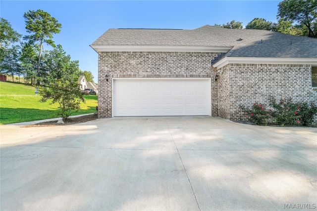 48 Birchwood Lane, Wetumpka, AL 36093