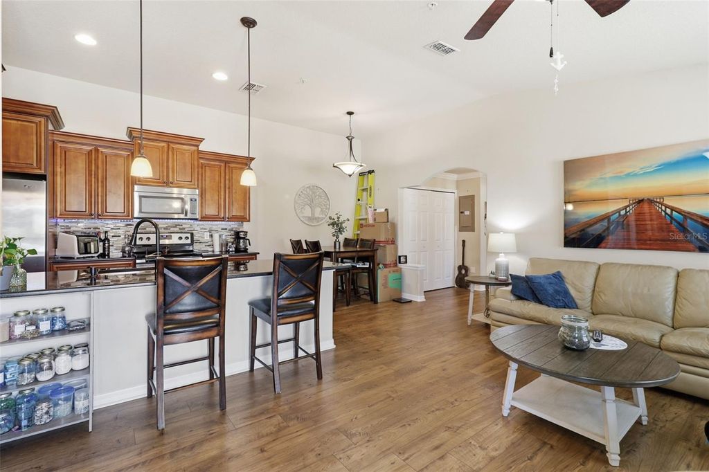 Image 11 of property listing at 5064 ROYAL PALMS WAY 301, New Port Richey, FL 34652