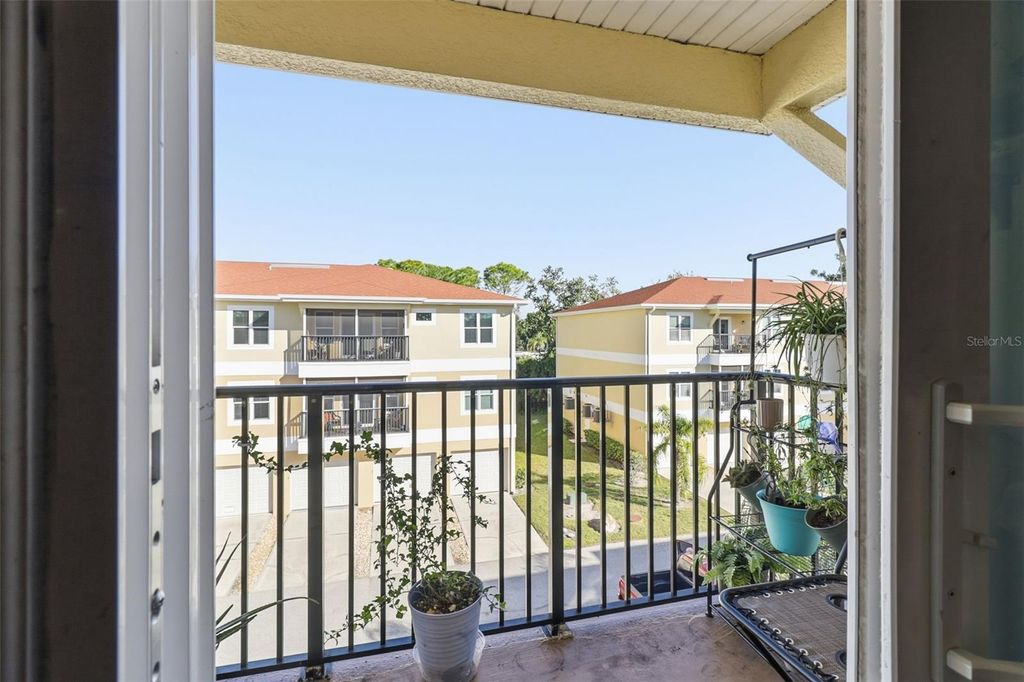 Image 21 of property listing at 5064 ROYAL PALMS WAY 301, New Port Richey, FL 34652