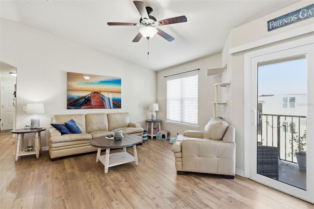 Image 8 of property listing at 5064 ROYAL PALMS WAY 301, New Port Richey, FL 34652