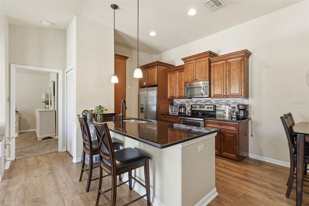 Image 9 of property listing at 5064 ROYAL PALMS WAY 301, New Port Richey, FL 34652