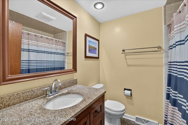 131 Feldspar Drive, Williamston, MI 48895