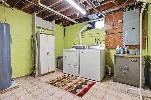222 W Michigan Street, New Carlisle, IN 46552