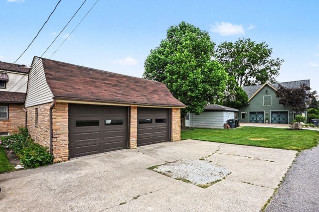222 W Michigan Street, New Carlisle, IN 46552