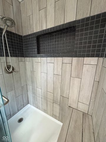 6350 Brooks Bend Boulevard, Indianapolis, IN 46237